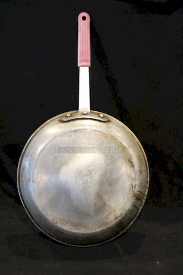 Nice Try-Mark 10" Pan With Rubber Coated Handle.  - Image 3 of 4