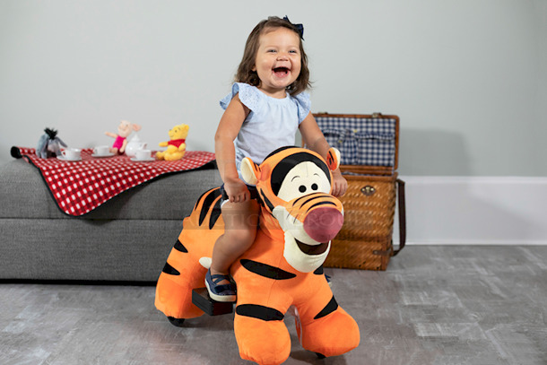 Disney DTR Tigger 6V Plush Ride-On - Image 3 of 4