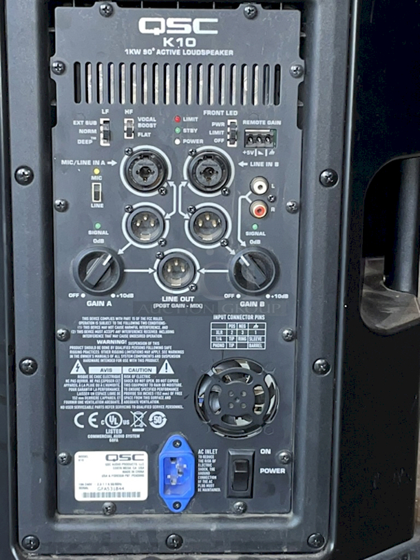 BEAUTIFUL! QSC K10 1000 W 90° Active 10" (250 mm) 2-way PA Loudspeaker. 100-240V ~ 2.3-1.1 A 50/60Hz 12.6" x 11.8" X 20.4" - Image 4 of 5