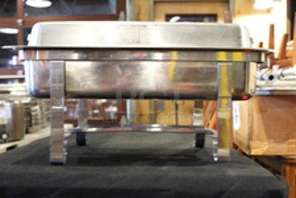 8 Qt. Full Size Chafer Kit with Stainless Steel Hinged Cover. 
24x14x13


 - Image 2 of 7