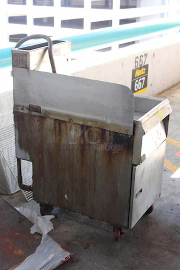 OUTSTANDING! Pitco® SG18-S Natural Gas 75 lb. Stainless Steel Floor Fryers On Commercial Casters, 39x34x45.  - Image 3 of 3
