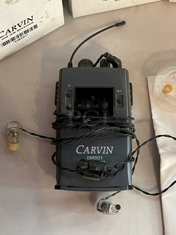 VALUE PACK! Carvin EM900 Wireless In-Ear Monitor System 518-542MHz. Includes: EM900 Base Transmitter With Antenna, (4) EM901 Body Pack Receivers & EM902 High Definition Ear Buds - Image 5 of 5