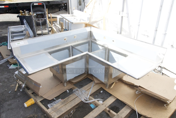 BRAND NEW SCRATCH & DENT! Regency 57" 16 Gauge Stainless Steel Three Compartment Commercial Corner Sink with 2 Drainboards - 18" x 18" x 14" Bowls - Image 7 of 7