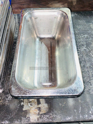 SUPERB! Bon Chef 5213-N 13" x 7" x 4" Stainless Steel 2 Qt. 1/3 Size Rectangular Plain Design Food Pan

20x Your Bid