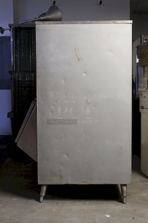 Scotsman BH1370E 1400lbs Capacity Ice Bin. 
56x40x59-1/2.
Legs Need To Be Adjusted.  - Image 6 of 8