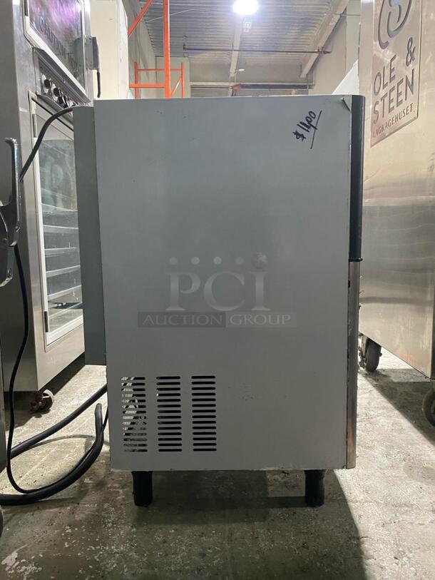 Coldline ICE120 20″ Air Cooled 120 lb. Capacity Cube Shape Ice Machine

 - Image 6 of 6