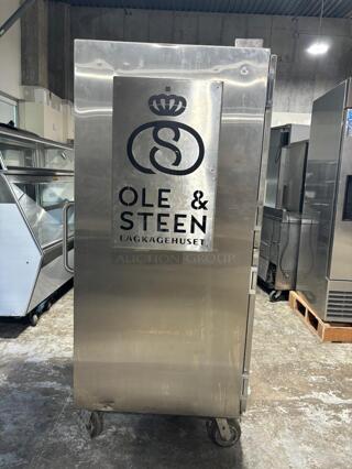 Ole & Steen full size hot holder heating box 

