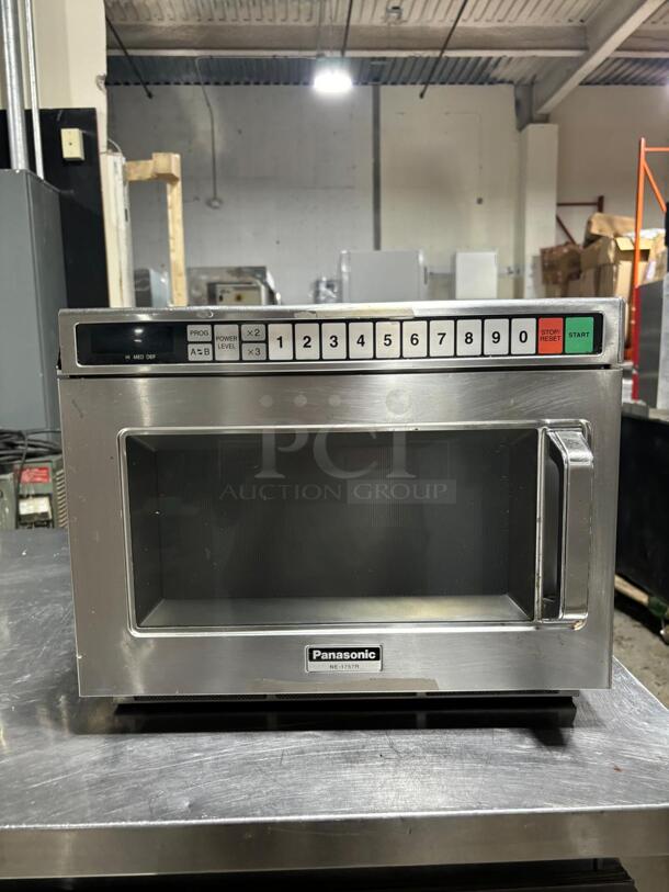 Panasonic NE-1757R 1700 Watt Commercial Microwave Oven - Image 2 of 6