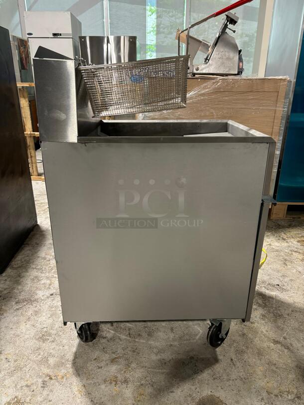 Dukers - DCF5-NG, Commercial 70Lbs Deep Fryer with 5 Tube Burners Natural Gas BTU150000
 - Image 2 of 7