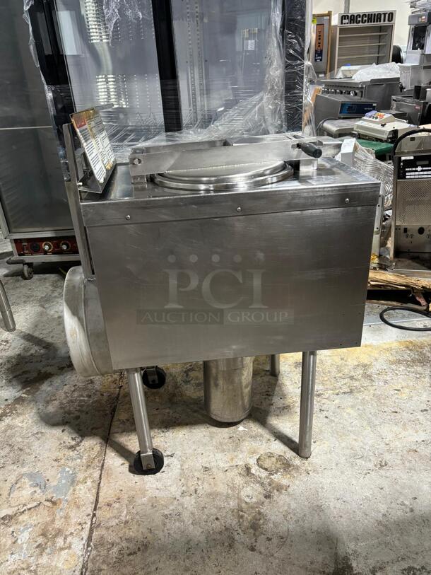 Winston 201 Electric Pressure Fryer, Great Condition
 - Image 2 of 6