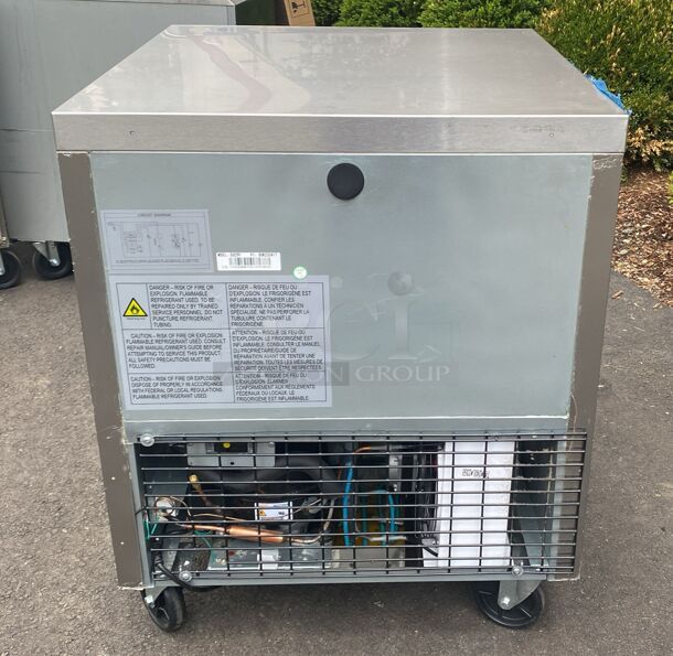 Dukers - DUC29F, Commercial 29" Undercounter Freezer 7cu.ft. NSF - Image 5 of 7