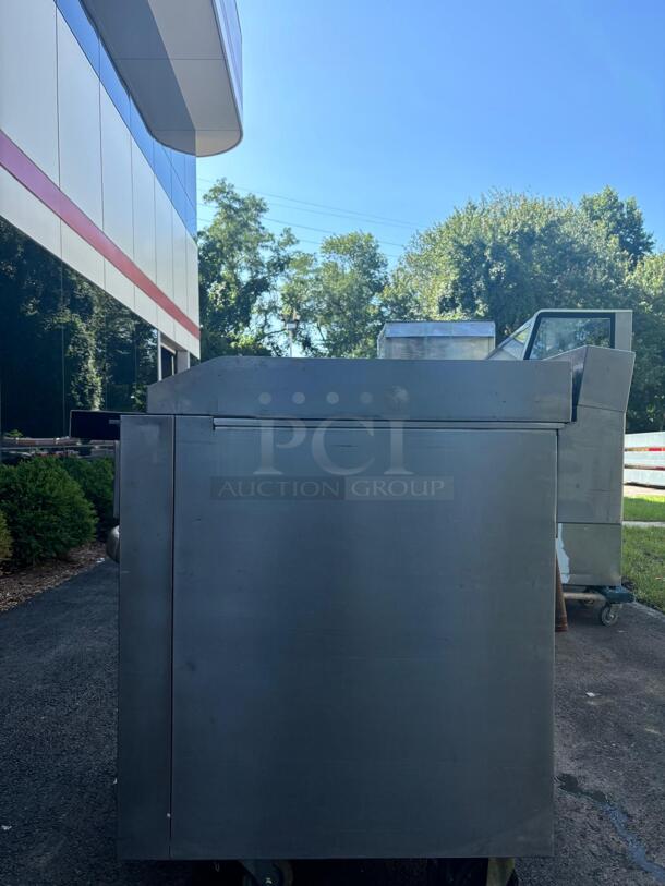 Southbend STAINLESS STEEL Natural Gas Oven and Griddle / On Wheels
 - Image 3 of 5