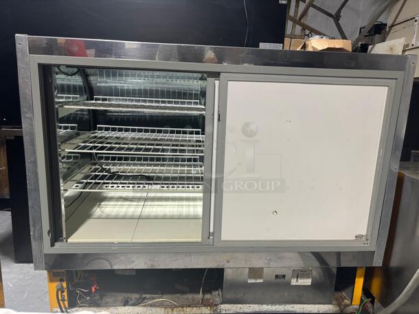 5ft refrigerated deli case  - Image 4 of 4