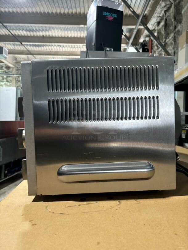 Waring Steel Half-Size Countertop Convection Oven, 120v
 - Image 5 of 6