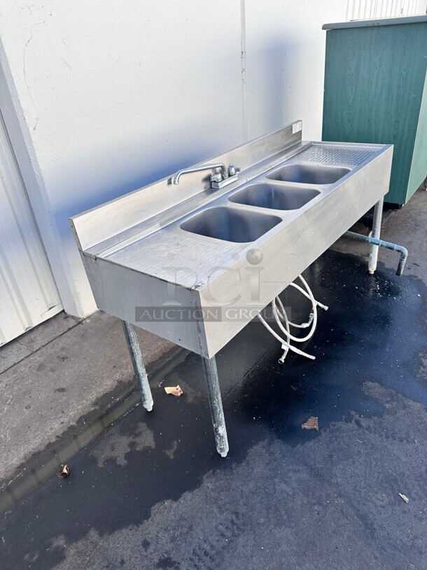 Commercial Three Compartment Bar Sink NSF 91x23x42 - Image 4 of 9