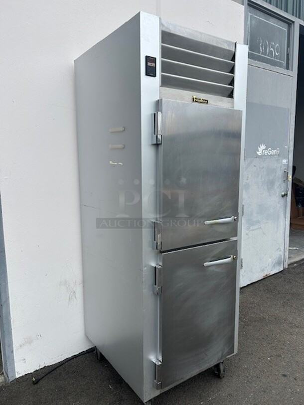 Late Model Traulsen G12001 Half Door Reach In Freezer - Left Hinged Doors 115 Volt Working - Image 2 of 9
