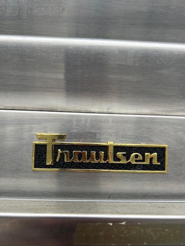 Late Model Traulsen G12000 Half Door Reach In Freezer - Right Hinged Doors 115 Volt Working - Image 2 of 10