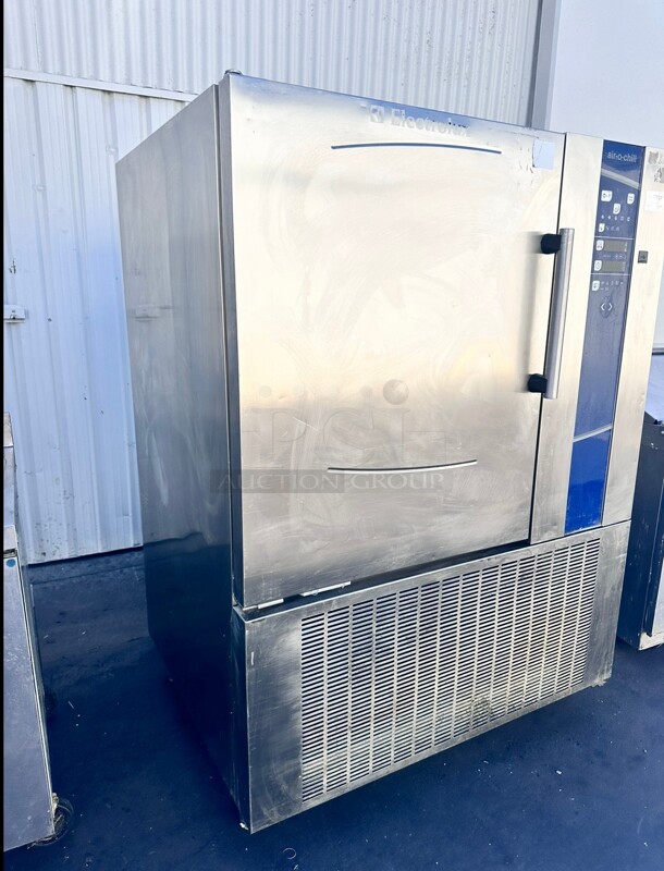 Electrolux Professional 727742 49 1/5" Floor Model Blast Chiller - (10) Pan Capacity, 208v/3ph Working - Image 7 of 11