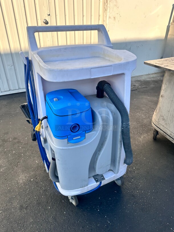Ecolab Cleaning Caddy w/Wet Vac 115 Volt Working - Image 2 of 10