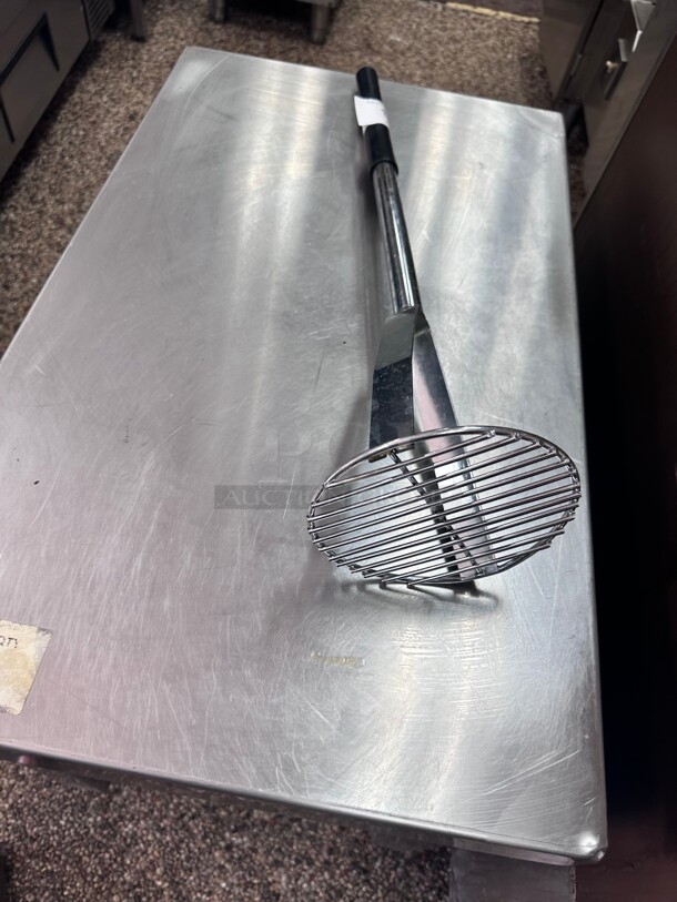 Tablecraft 24 inch Stainless Steel Round-Faced Potato/Bean Masher NSF  - Image 1 of 5