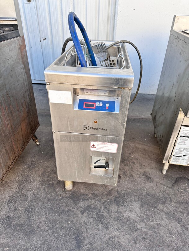 Electrolux 371174 Automatic Pasta Cooker, electric, 5.3 gallon single tank 220 Volt 3 Phase Tested and Working! - Image 3 of 5