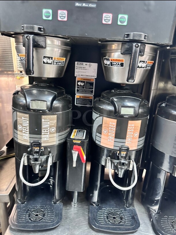 Late Model! Bunn DUAL TF DBC BrewWISE® Dual Satellite Digital Coffee Brewer w/ Funnel Lock, 120 208v/1ph NSF Working Came From Seven Eleven Store Tested and Working! - Image 4 of 5