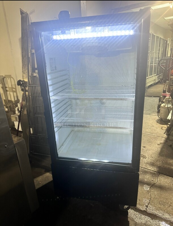 Working Imbera G313 30 inch One Section Display Refrigerator w/ Swing Door - Bottom Mount Compressor, Black, 115v - Image 2 of 6