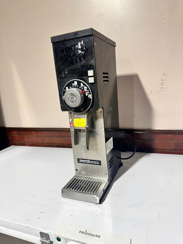 Late Model Grindmaster 875S/BLACK 3 lb. Coffee Grinder | Black 115 Volt Working - Image 5 of 9