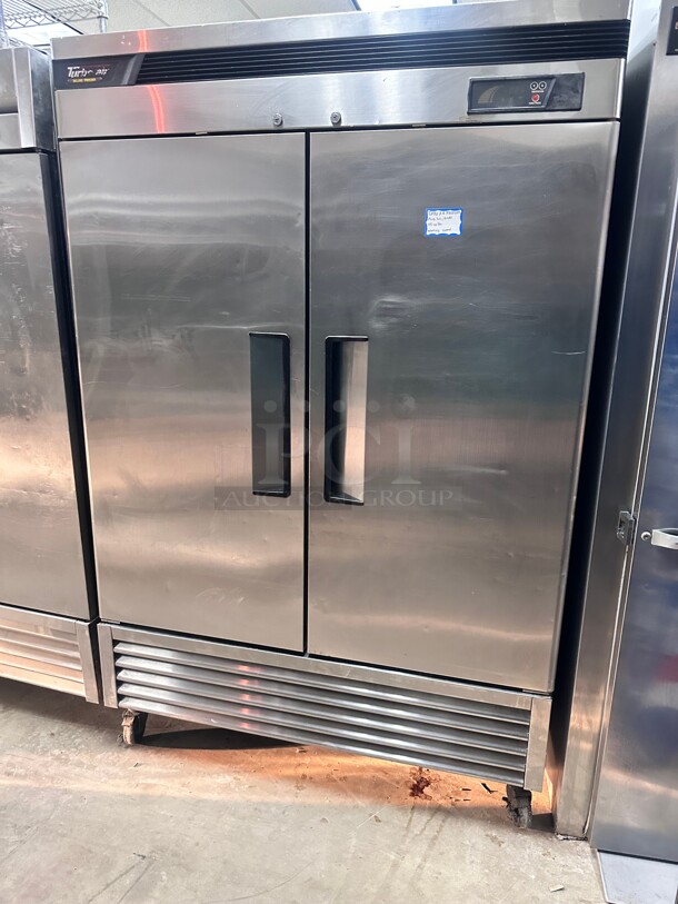 Excellent Condition Turbo Air TSF-49SD 54" Two Section Reach In Freezer, (2) Solid Doors, 115v Tested and Working - Image 6 of 6