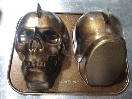 Nordic Ware Haunted Skull Pan - Brown
12.2 x 9.2 x 3.9
