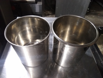 Tablecraft 7X7 Round Brushed Stainless Steel Utensil Holder 

