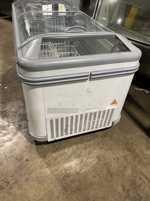 AHT Commercial Reach Down Chest Freezer Display! With Poly Coated Baskets! Model: MALTA185 SN: 30339300003040 120V 60HZ 1 Phase - Image 2 of 9