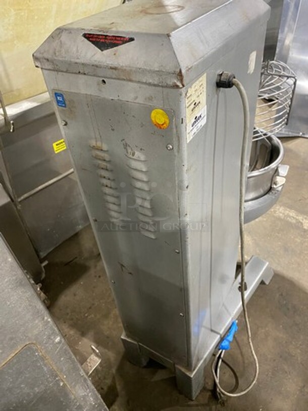 NICE! Univex Commercial Planetary Mixer! With Mixing Bowl And Guard! With Paddle Attachment! WORKING WHEN REMOVED! Model: SRM30 SN: M08020154 115V 60HZ 1 Phase - Image 3 of 10