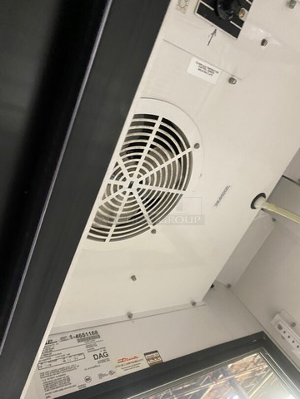 True Commercial Single Door Reach In Cooler Merchandiser! With Glass On Both Sides! View Through Door! With Poly Coated Racks! Model: GEM23 SN: 14651168 115V 1 Phase - Image 6 of 9
