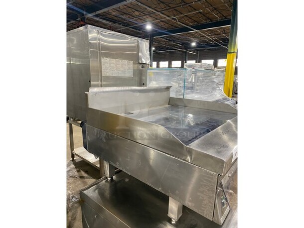NICE! NEW! OUT OF THE BOX! Garland Heavy Duty Commercial Countertop Gas Powered Mirror Shine/Polished Top Flat Griddle! Thermostatic Controlled! 1-Inch-Thick Plate! With Back And Side Splashes! 36" Model: CG-36R  - Image 3 of 10