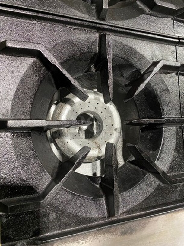 American Range Commercial Natural Gas Powered 10 Burner Stove! With Raised Back Splash! With 2 Full Size Oven Underneath! Metal Oven Racks! All Stainless Steel! On Casters! - Image 6 of 10