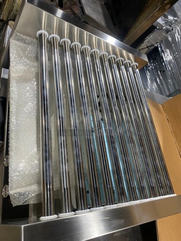 NEW! IN THE BOX! Wells Commercial Countertop Hot Dog Roller Grill! All Stainless Steel! Model: WRG30SR 120V - Image 5 of 8