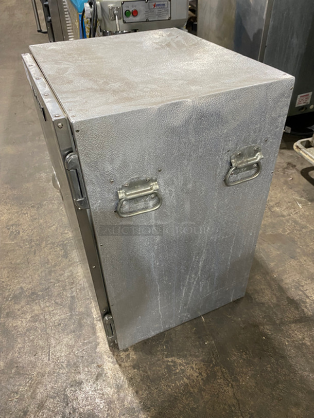 Alto Shaam Commercial Cook And Hold Cabinet! All Stainless Steel! Model: 500-PH SN: 40609 125V 60HZ 1 Phase - Image 3 of 8