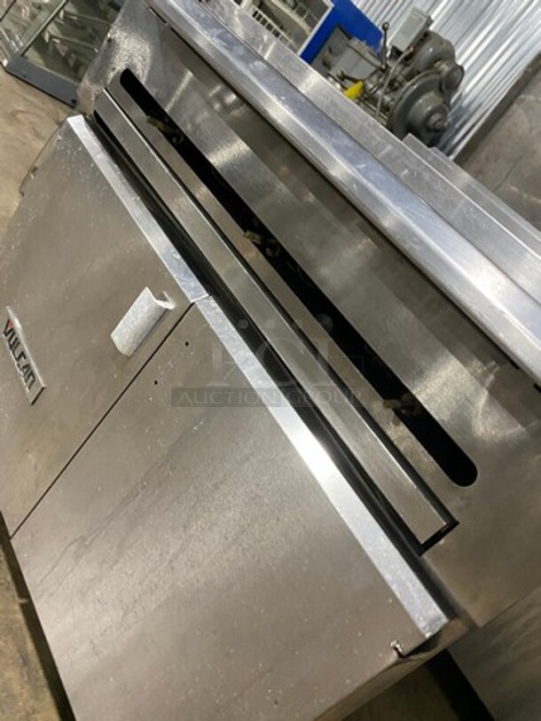 Vulcan Natural Gas Powered Char Broiler Grill! With Underneath Storage Space! All Stainless Steel! On Legs! Model: VCBB36B SN: 481841261 - Image 8 of 9