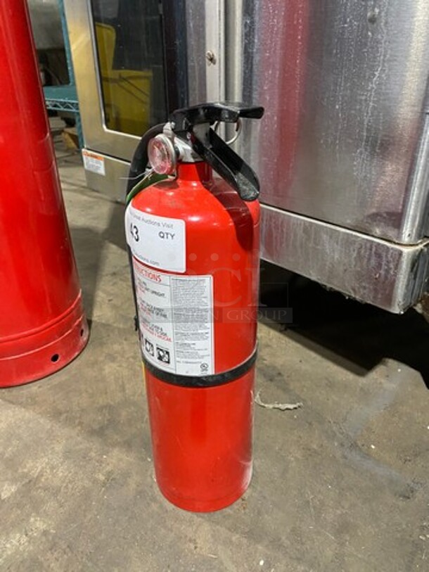 Commercial Fire Extinguisher! NOT AVAILABLE FOR SHIPPING! - Image 2 of 4