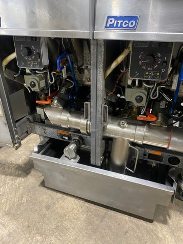 FAB! Pitco Frialator Commercial Natural Gas Powered 4 Bay Deep Fat Fryer! With Middle Fryer Basket Rack! With Oil Filter System! All Stainless Steel! On Casters! WORKING WHEN REMOVED! Model: SGH50 SN: G10HC034159 - Image 11 of 12
