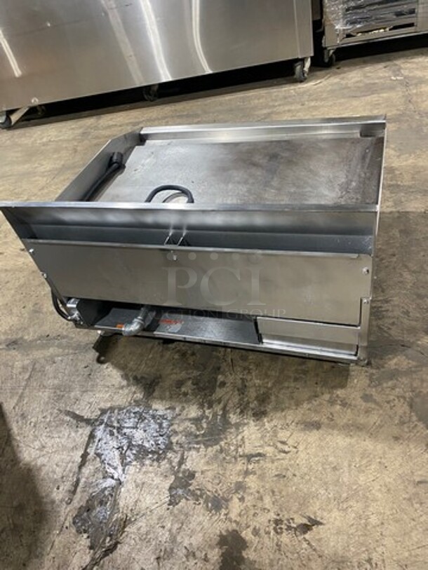 MagiKitch'n Commercial Countertop Gas Powered Flat Top Griddle! With Back And Side Splashes! All Stainless Steel! On Small Legs! - Image 3 of 9