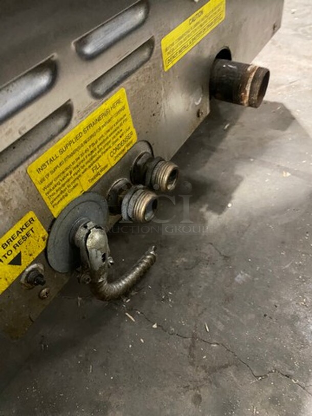 WOW! Alto Shaam Commercial Electric Powered Combitherm Convection Oven! With Metal Oven Racks! All Stainless Steel! On Small Legs! Model: 7.14ESISK SN: 1156437000 208/240V 3 Phase - Image 2 of 9