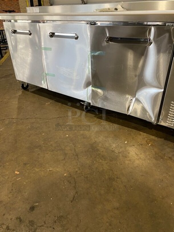 NICE! SCRATCH-N-DENT! Kelvinator Commercial Refrigerated Pizza Prep Table! With Commercial Cutting Board! With 3 Door Storage Space Underneath! All Stainless Steel! On Casters! Model: KCHPT9212 SN: 93610053 115V - Image 6 of 12