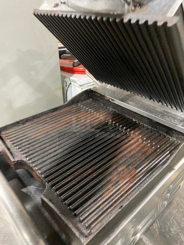 Cecilware Stainless Steel Countertop Electric Panini Sandwich Grill! MODEL SG-1SG 120V  - Image 6 of 8