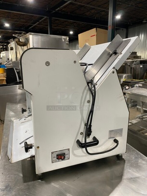 LATE MODEL! 2019 Two Thousand Commercial Countertop Bread Loaf Slicer! Model: TTD7B 110V 60HZ 1 Phase - Image 3 of 10