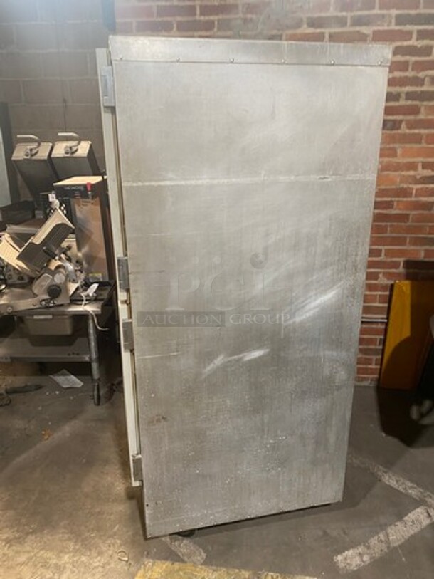 Metro Commercial Split Door Heated Holding Cabinet! Stainless Steel! On Casters! Model: C199 120V - Image 3 of 9