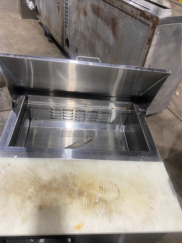 LATE MODEL! Avantco Refrigerated Commercial Sandwich/Salad Prep Table! With Commercial Cutting Board! With Poly Shelf! With Single Door Underneath Storage Space! All Stainless Steel! On Casters! 115V 1 Phase! Model 178APT27HC! Working When Removed! - Image 8 of 9