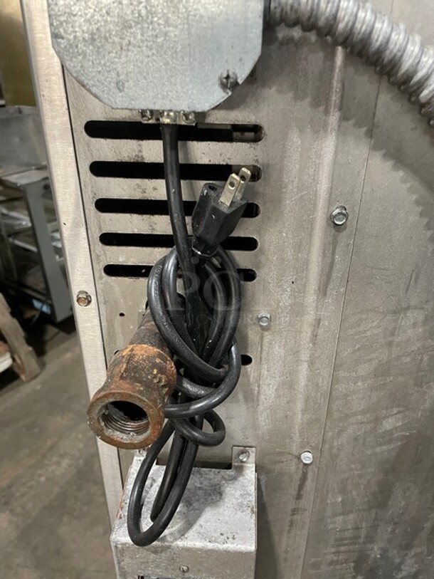 Sweet! American Range Majestic Series Commercial Natural Gas Powered Single Deck Convection Oven! On Stand With Storage Shelf! All Stainless Steel! With Metal Oven Racks! Working When Removed!  - Image 7 of 7