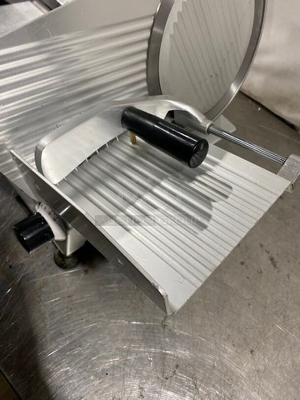 Commercial Countertop Semiautomatic Deli/ Meat Slicer! All Stainless Steel! Model: WEDB250B4 110V - Image 7 of 9
